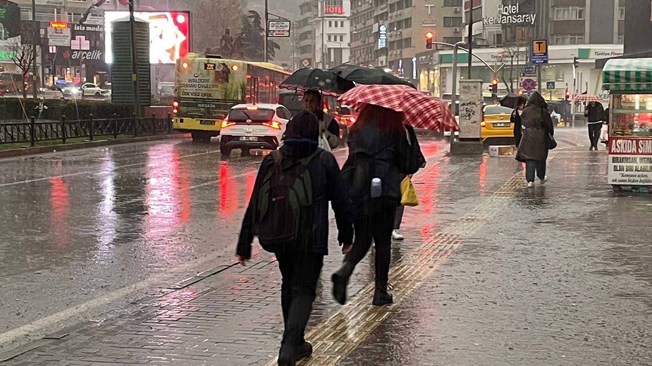 Su krizi yaşanıyordu... Bursa'da 2 günlük yağışlar ekim ayını kurtardı