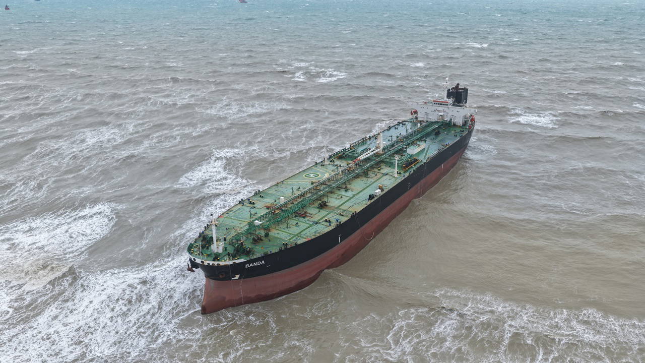 Bakanlık açıkladı: Sarıyer'de sürüklenen tanker kurtarıldı