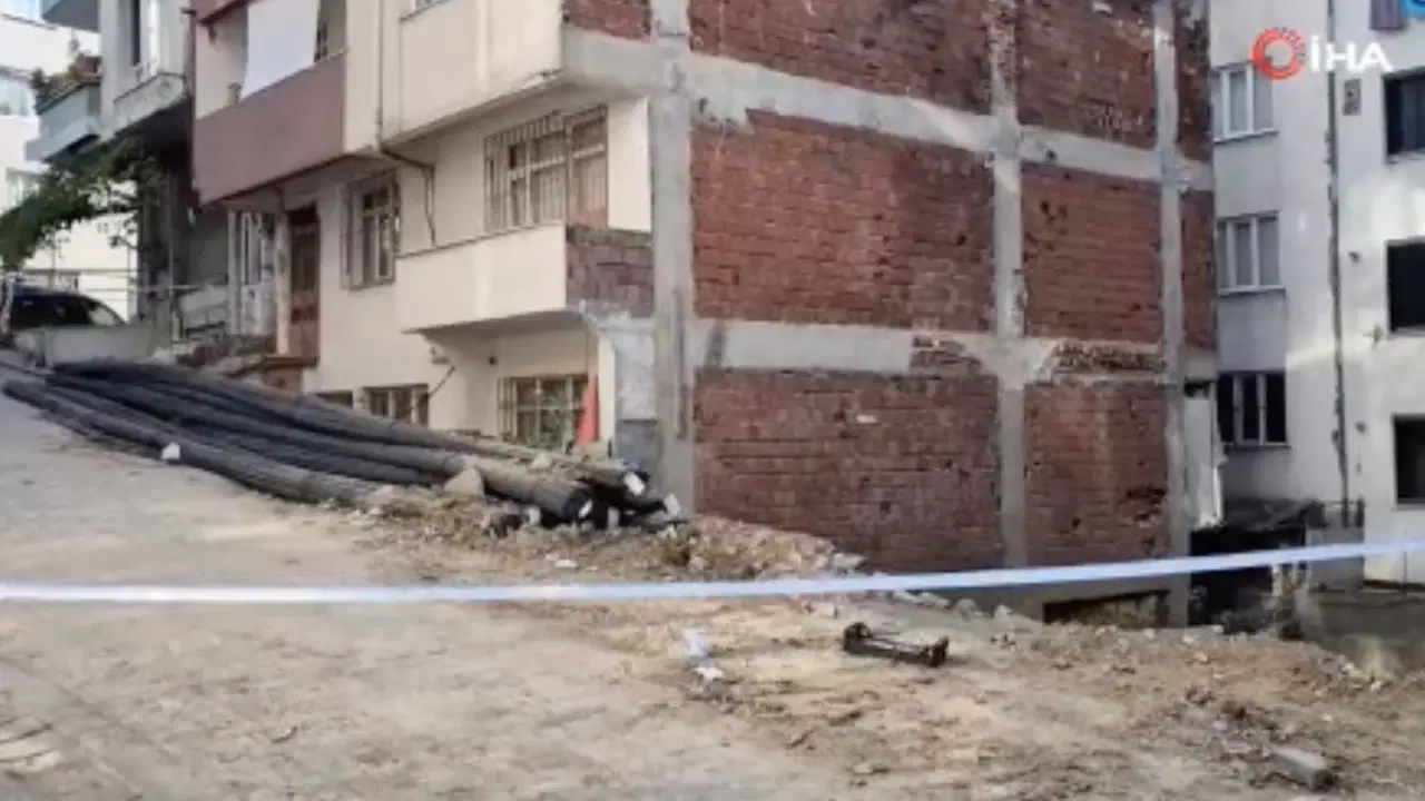 Sultangazi’de temel kazısı sırasında yan bina zarar gördü: Tedbir amaçlı boşaltıldı