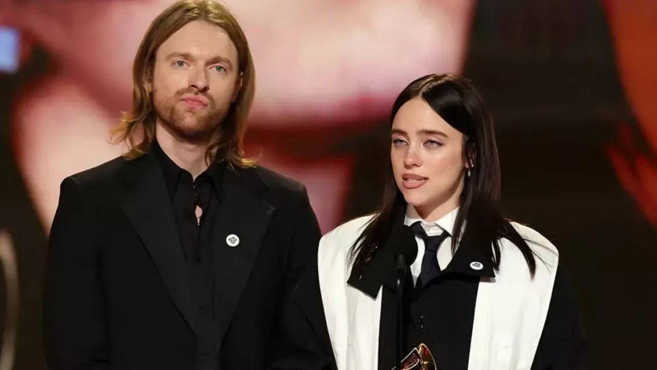 Yılın şarkısı seçildi:  Billie Eilish'in 'Wildflower' şarkısı sözleri