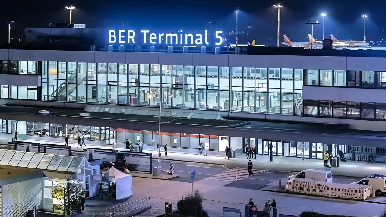 Berlin'de İHA alarmı: Tüm uçuşlar askıya alındı!