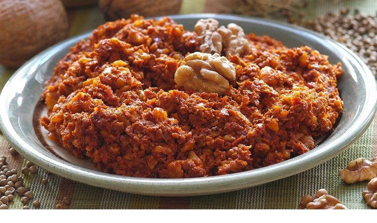 Kahvaltı sofralarının vazgeçilmezi: Acuka tarifi