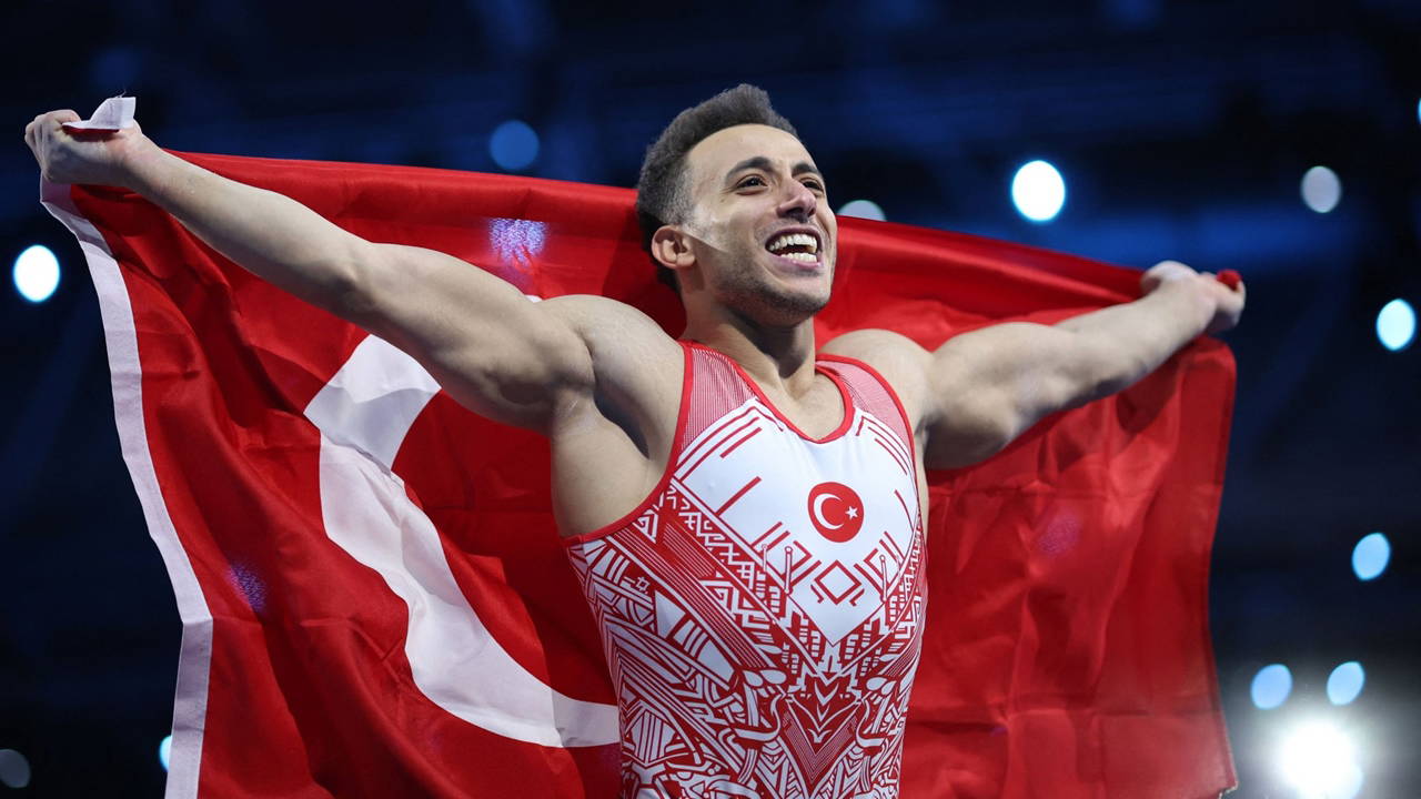 Milli cimnastikçi Adem Asil dünya ikincisi! 