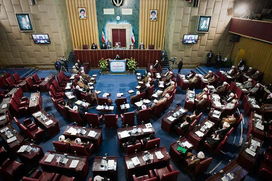 İran’da gözler yeni lidere çevrildi: Uzmanlar Meclisi’nde güç dengesi tartışması