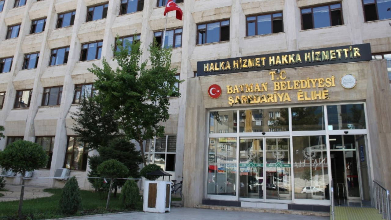 Batman Belediyesi’nde sendikalı personelin görev yeri değiştirildi