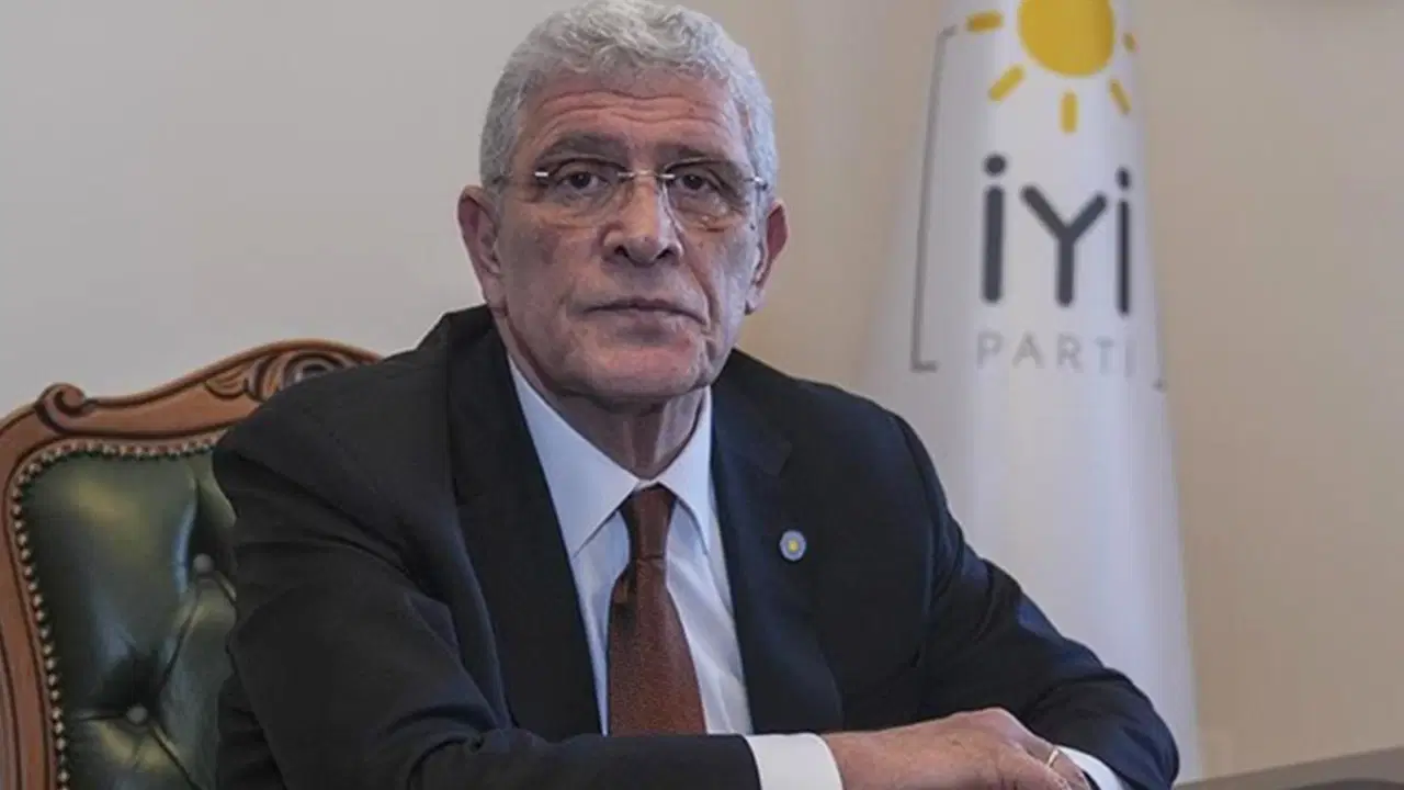 Cumhuriyet'e destek sürüyor... Dervişoğlu: 'Doğru bildiğini cesaretle dile getiren bir gazete'