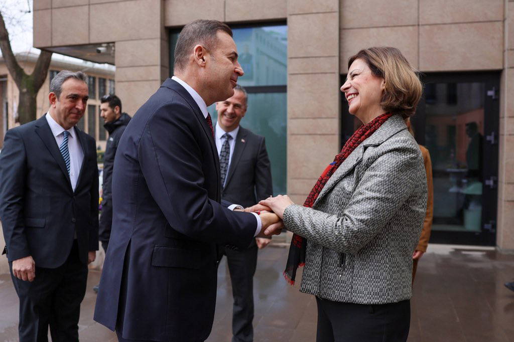 Akın'dan Ünlüce'ye ziyaret