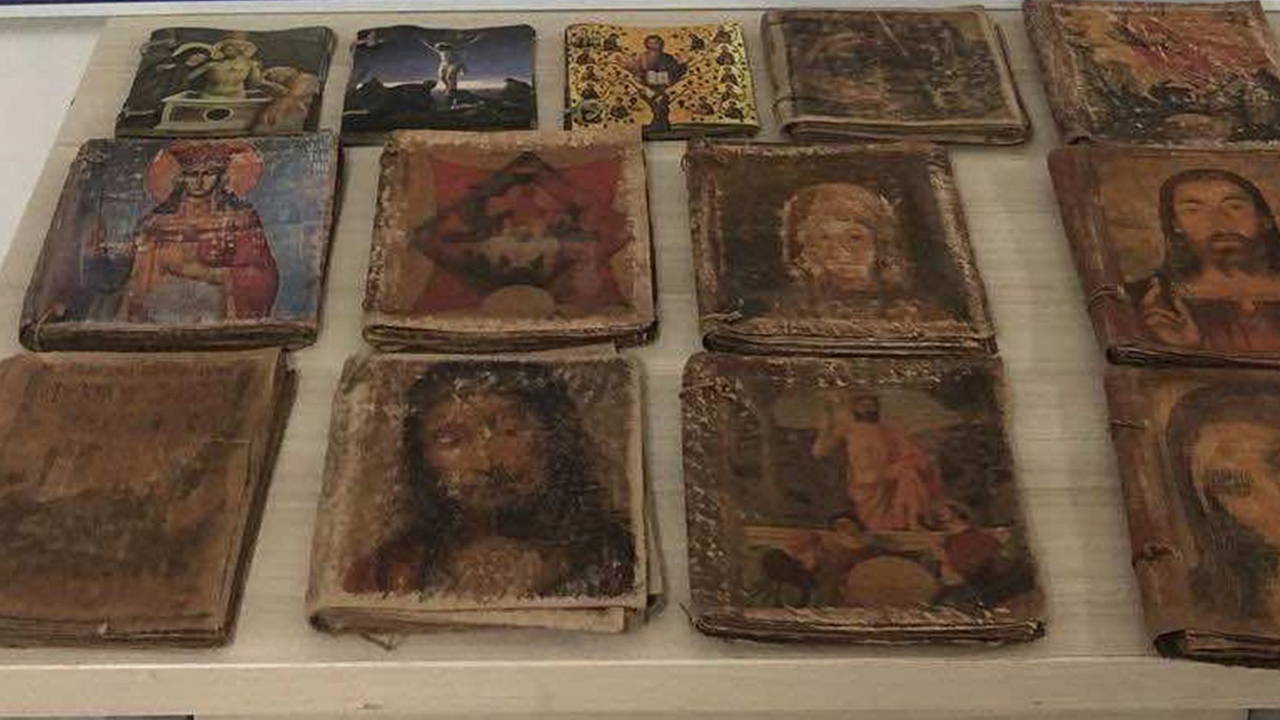 Ankara'da el yazması kitaplar ele geçirildi