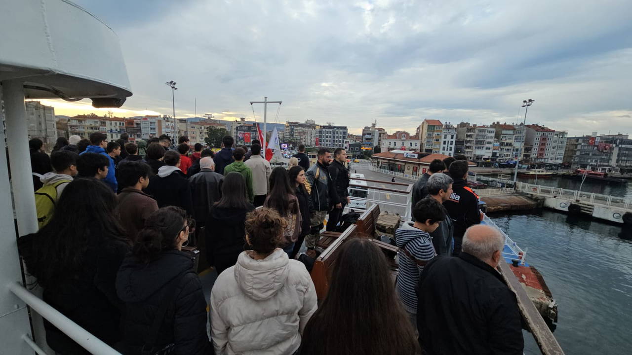 81 ilde saat 9'u 5 geçe hayat durdu... Sonsuz minnet, sonsuz sevgi: Türkiye Ata'sını özlemle andı