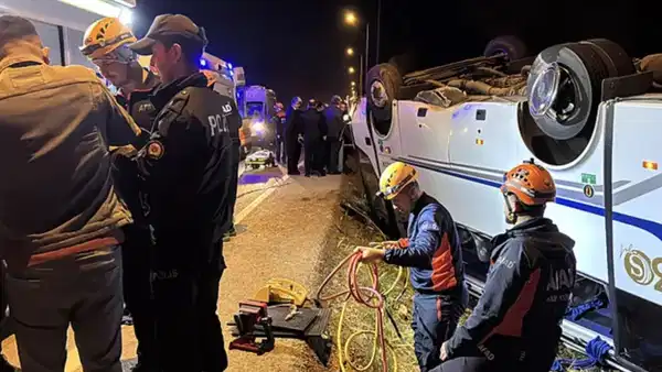 Antalya’da cezaevi servisi şarampole devrildi: 