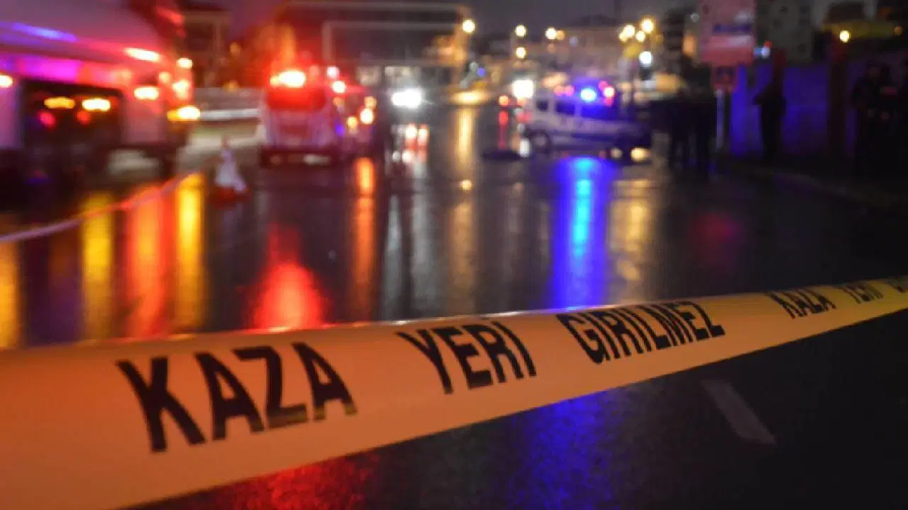 Nevşehir'de feci kaza... Hafif ticari araç ile işçi servisi çarpıştı: Ölü ve yaralılar var!