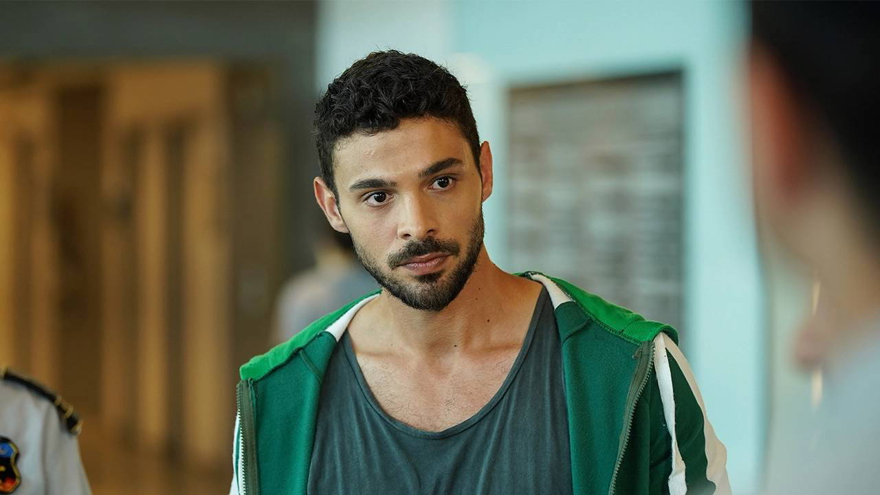 Gözleri KaraDeniz dizisinin Azil'i Halit Özgür Sarı kimdir? Halit Özgür Sarı kaç yaşında, nereli?