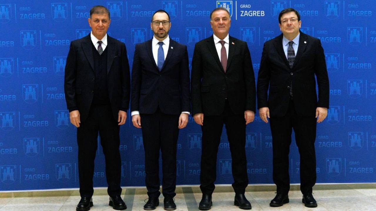 Cemil Tugay, Balkan şehirleriyle iş birliği zirvesine katıldı