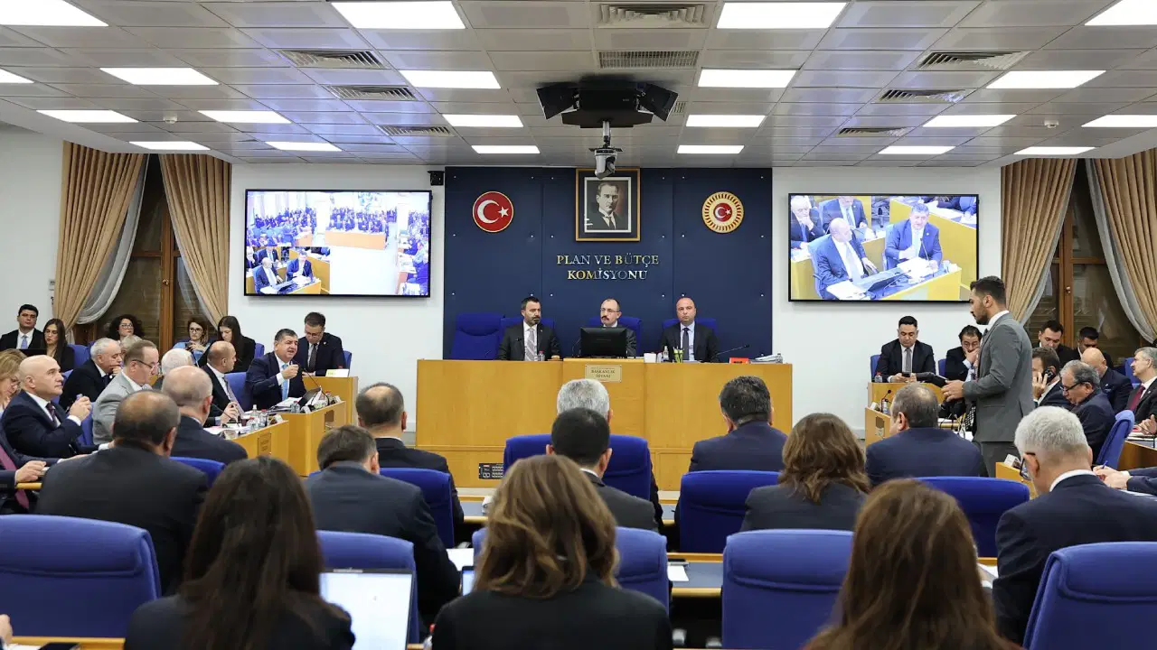 AKP'li Güneş, fon yasası görüşmelerinde SPK'ya sordu: ‘Kararı bu kadar geç almanızdaki sebep nedir?’