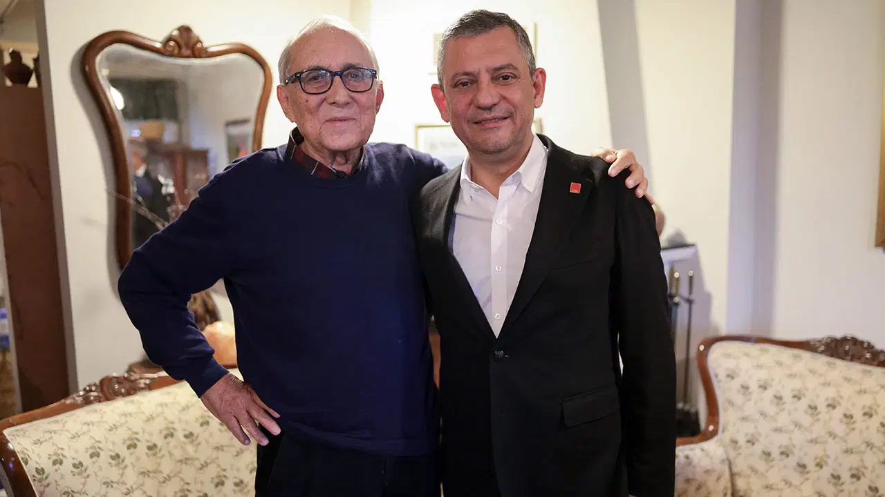 Özgür Özel'den Ataol Behramoğlu'na ziyaret