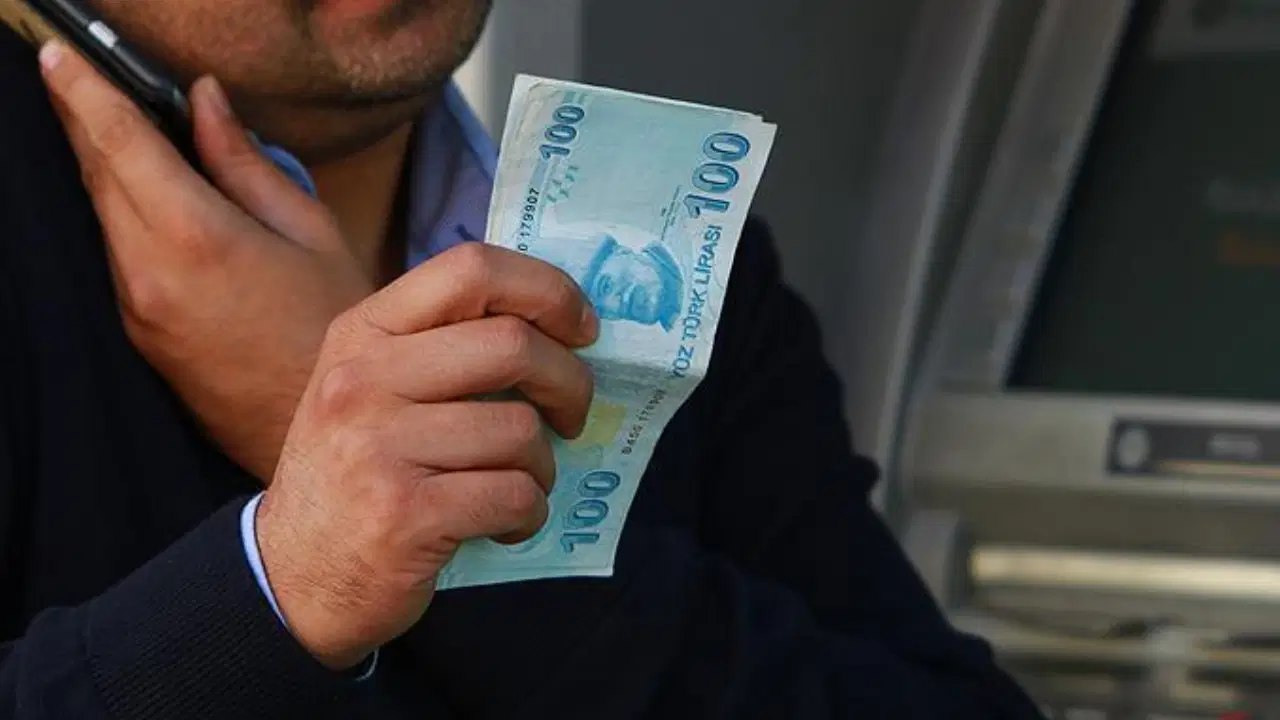 Telefonunun şarjı bitince dolandırılmaktan kurtuldu