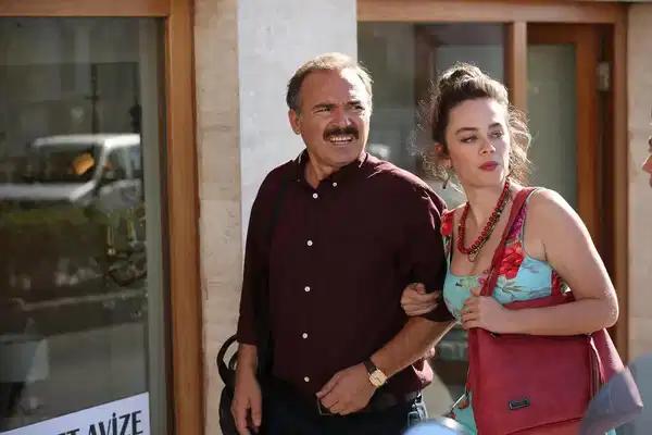 Aile Arasında filminin konusu ne? Aile Arasında filminin oyuncuları kim?