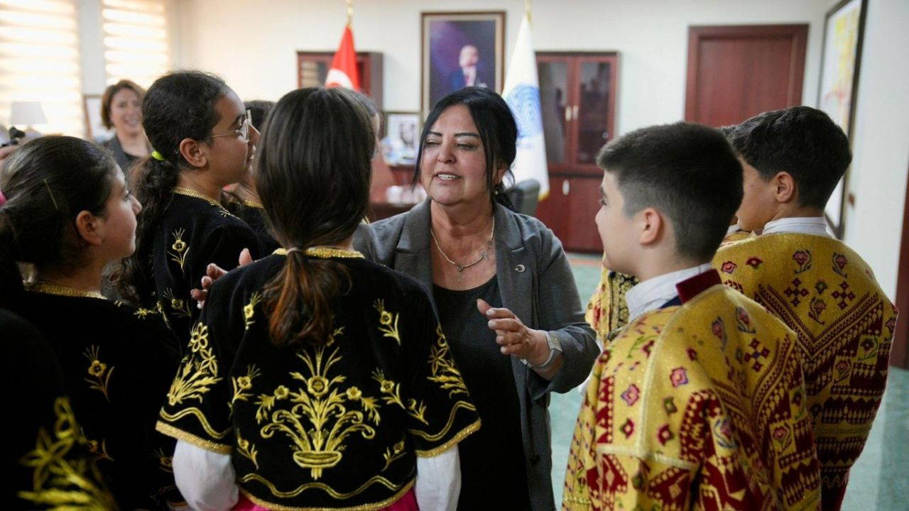 Seyhan Belediyesi Halk Oyunları Ekibi bölge birincisi oldu