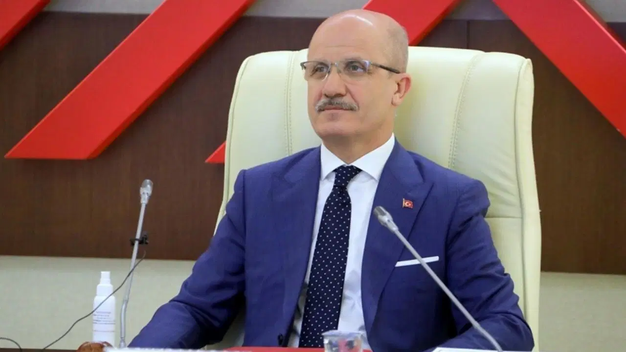 Erol Özvar kimdir? YÖK Başkanı Prof. Dr. Erol Özvar kaç yaşında, nereli? 