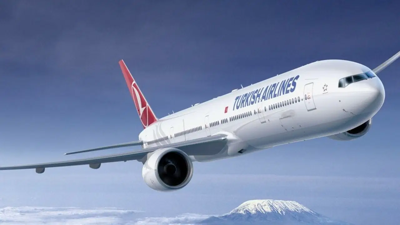 THY uçağı radar anten direğine çarptı: 1 kişi yaralandı, 267