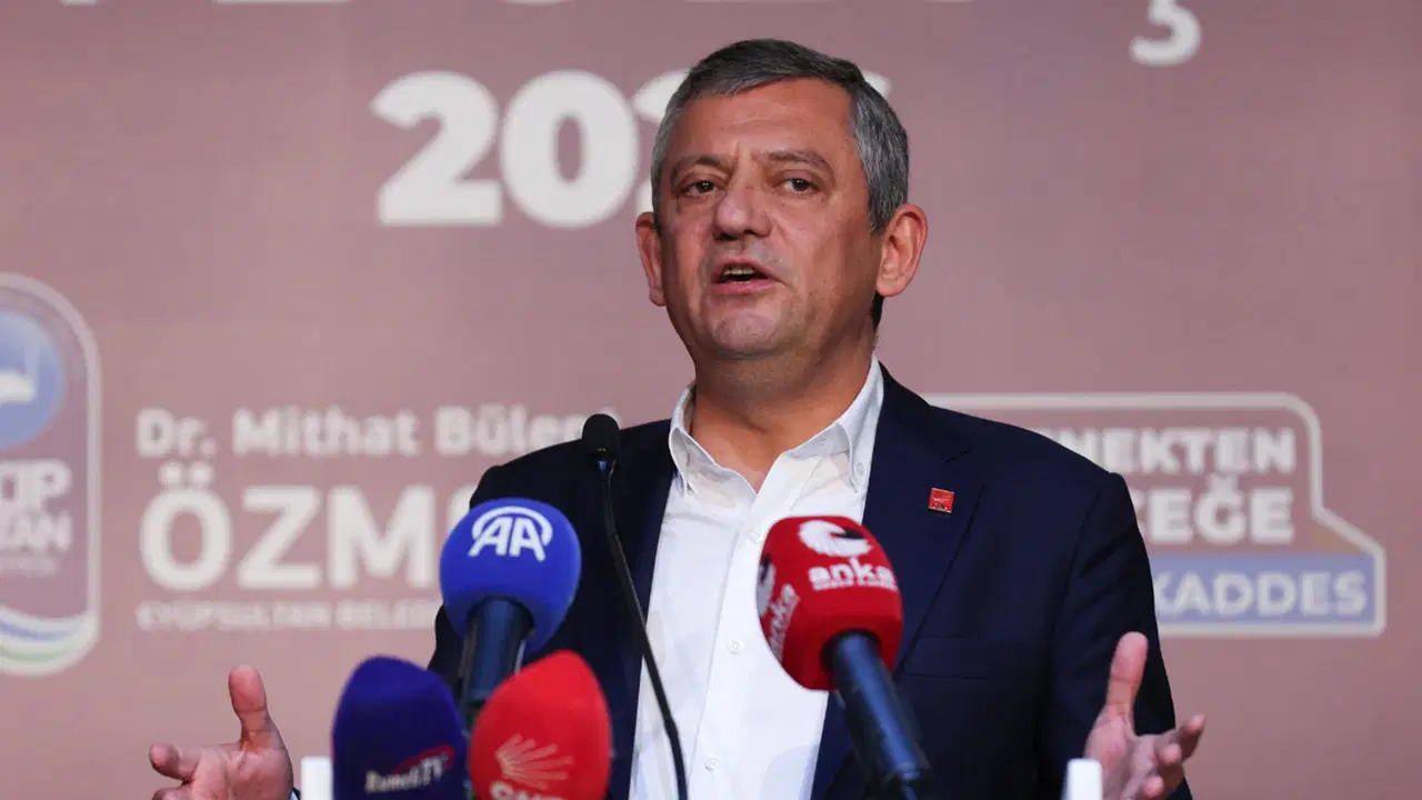 Özgür Özel, AKP'li siyasetçiden gelen mesajı paylaştı: Akın Gürlek iddiası