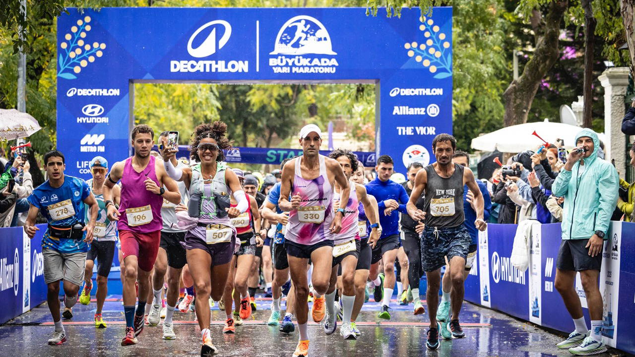 Decathlon Büyükada Yarı Maratonu’na rekor katılım