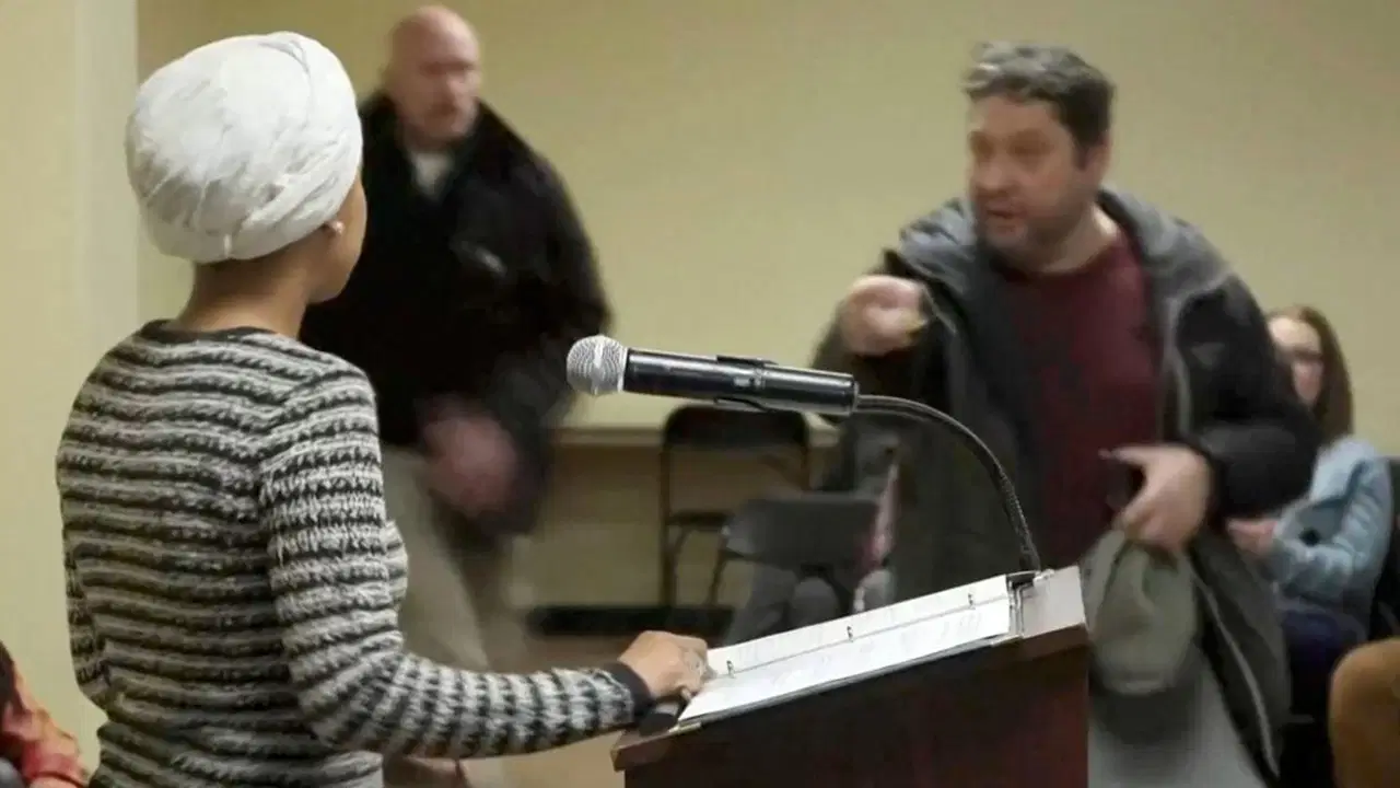 Trump'ın Minneapolis'te eleştirdiği ABD Temsilciler Meclisi üyesi Ilhan Omar'a saldırı