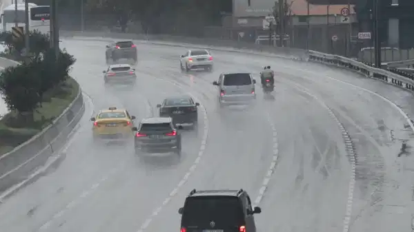 İstanbul'da sağanak etkili oldu: En fazla yağış hangi ilçeye düştü?