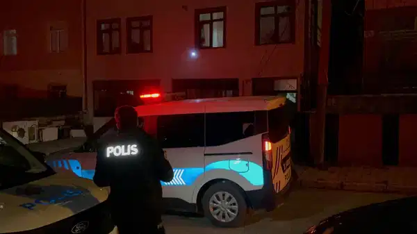 Erkek arkadaşını banyoda bıçaklayarak öldürdü