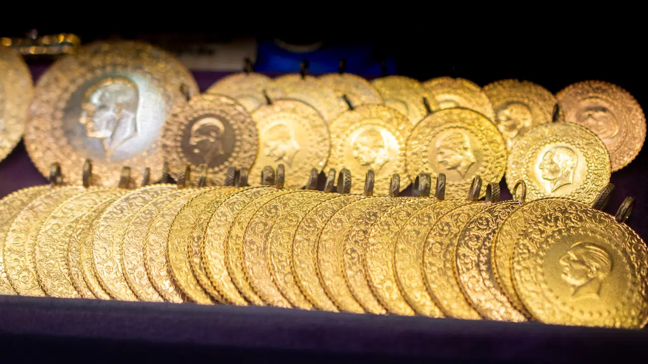 Dolar geriledi altın fiyatları yükseldi: Rakamlar yeni haftaya nasıl başladı? Güncel altın fiyatları 9 Şubat 2026 Pazartesi... Gram, çeyrek ve Cumhuriyet altını bugün ne kadar oldu?