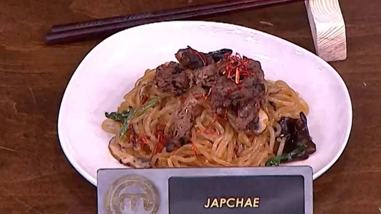 Kore mutfağının en sevilen lezzetlerinden Japchae tarifi...