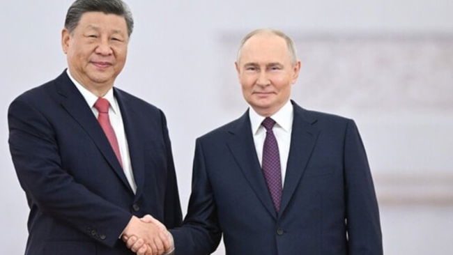 Trump'ın ardından Putin de Çin'e gitti!