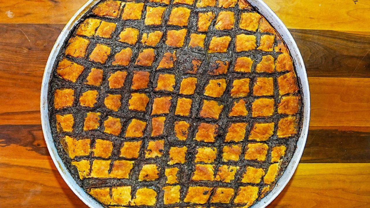 Katman katman bir lezzet hikayesi: Uşak'ın tescilli mirası Zini Hamursuzu tarifi...