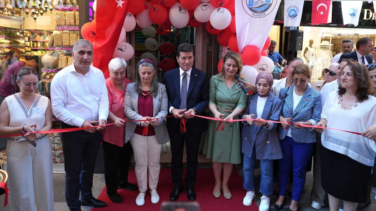 Ortahisar'da El Sanatları Çarşısı açıldı: 'Üreten kadınlara destek olmak görevimiz'