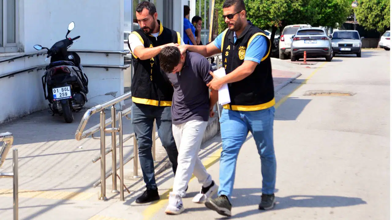 Adana'da çocukluk arkadaşını bıçaklayarak öldürdü