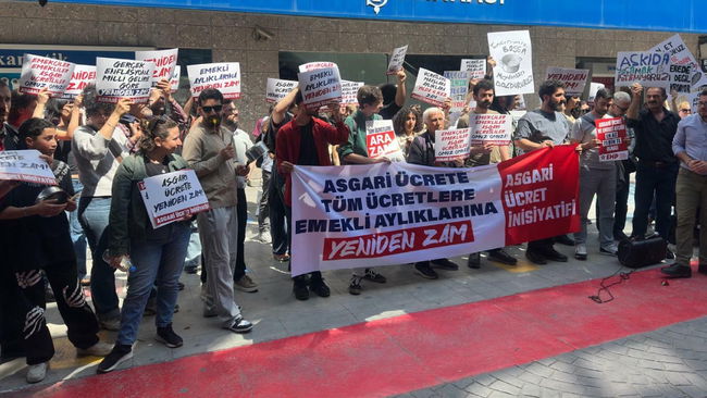 Asgari ücrete, emekli aylığına, ücretlere zam istediler: Tencere tavalı eylem