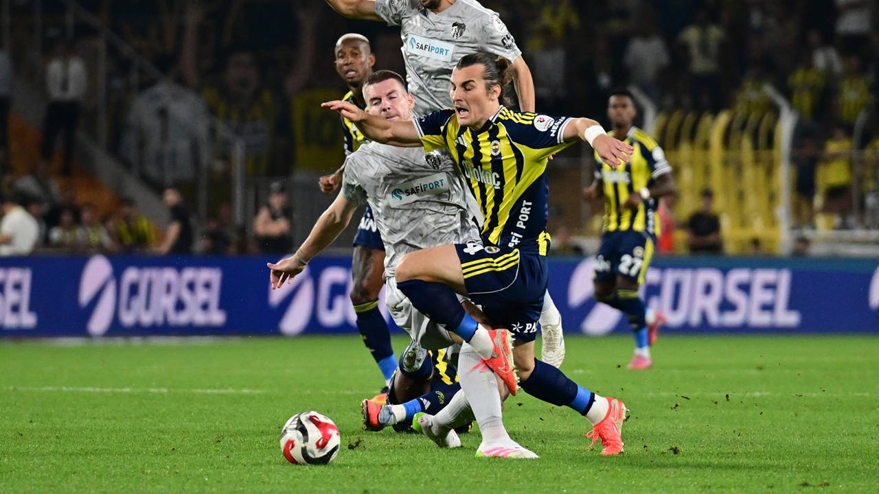 Eski hakemler, Fenerbahçe - Kocaelispor maçını yorumladı: 'VAR'ın çağırması sonrası penaltı verilmeliydi' 