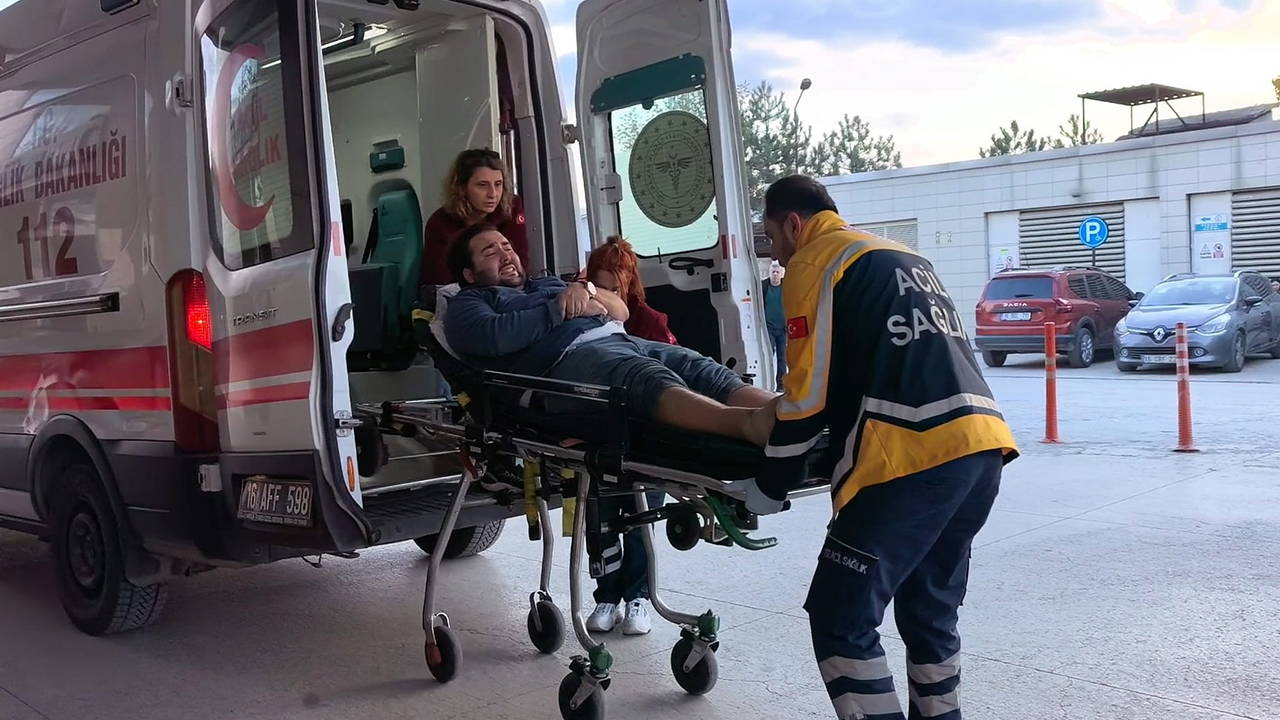 Mühendis, 600 kiloluk demir silindirin altında kaldı!