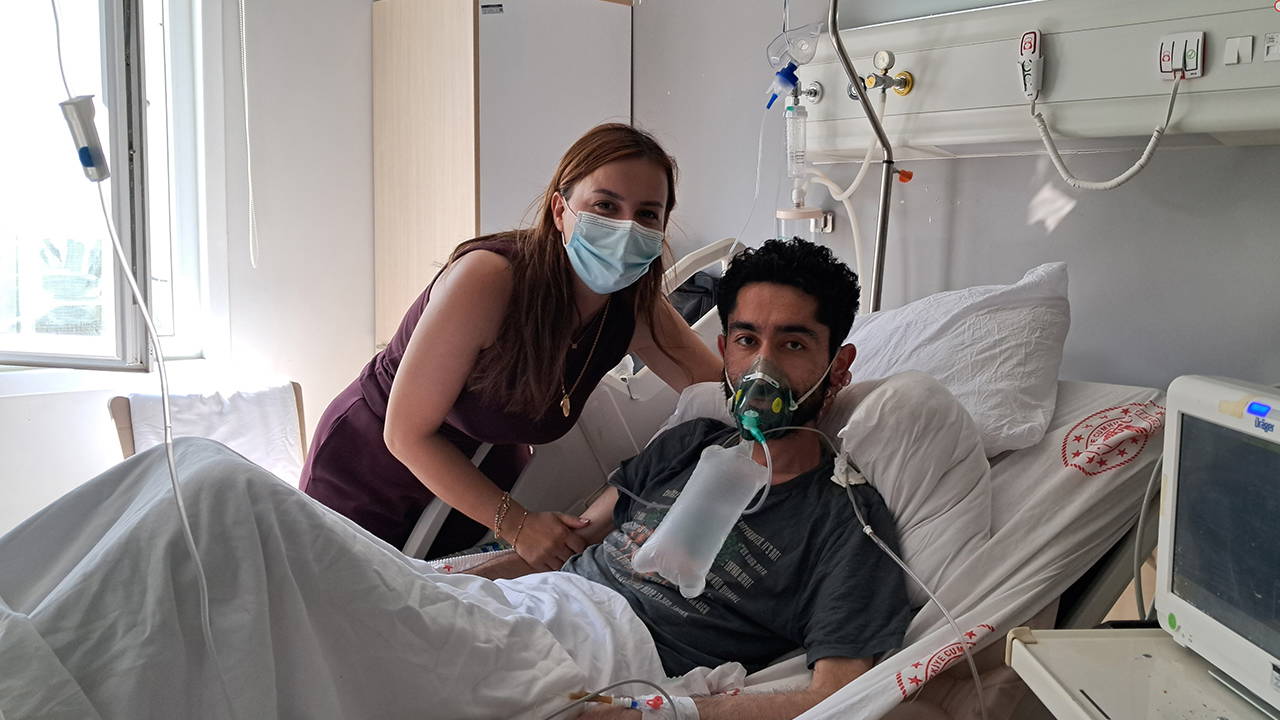 Depremzede akciğer nakli bekliyor: 'Eşime 6 aylık ömür biçildi'