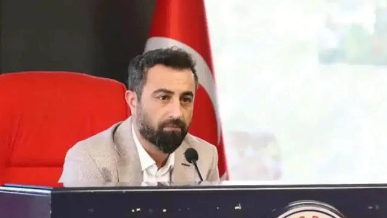 Menderes Belediye Başkan Yardımcısı Rüzgar Sönmez gözaltına alındı