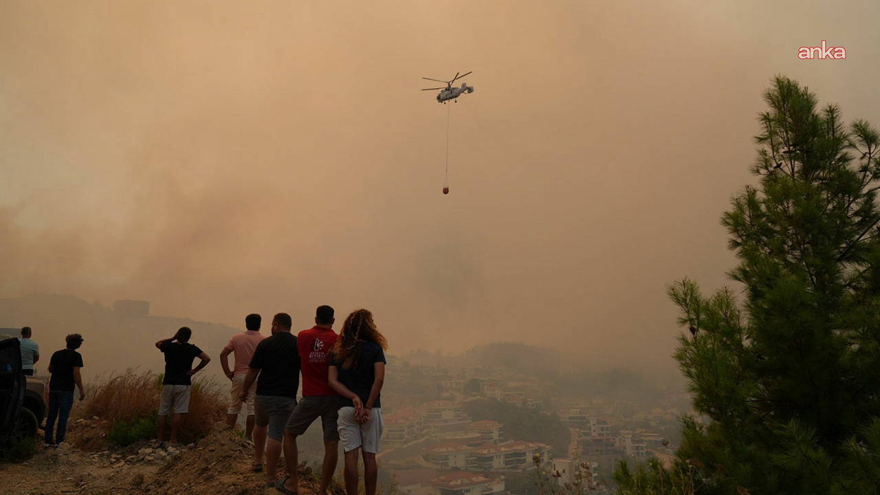 Alanya yanıyor: Yangın yerleşim yerlerine kadar ulaştı!
