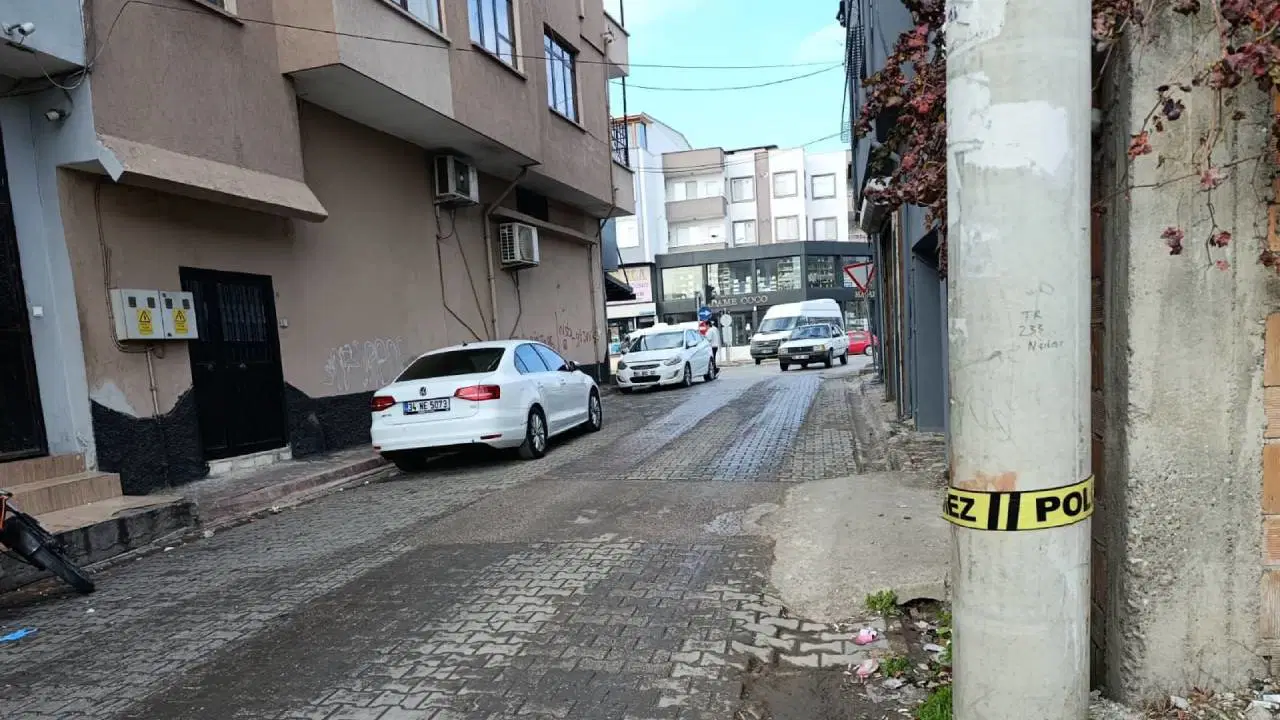 Adana'da sokak ortasında silahlı kavga: 2 ölü, 1 yaralı