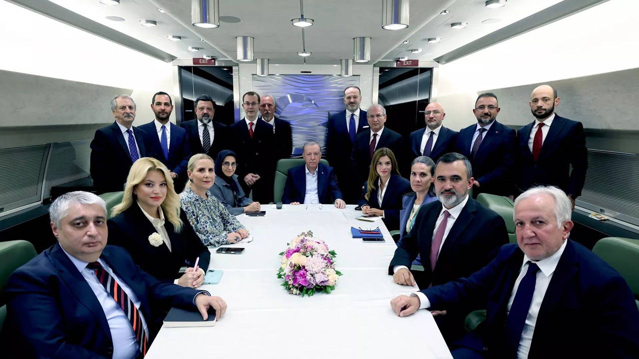 Erdoğan'dan uçakta 'süreç' eleştirilerine yanıt: 'Riskli yaklaşımları hoş görmeyiz'