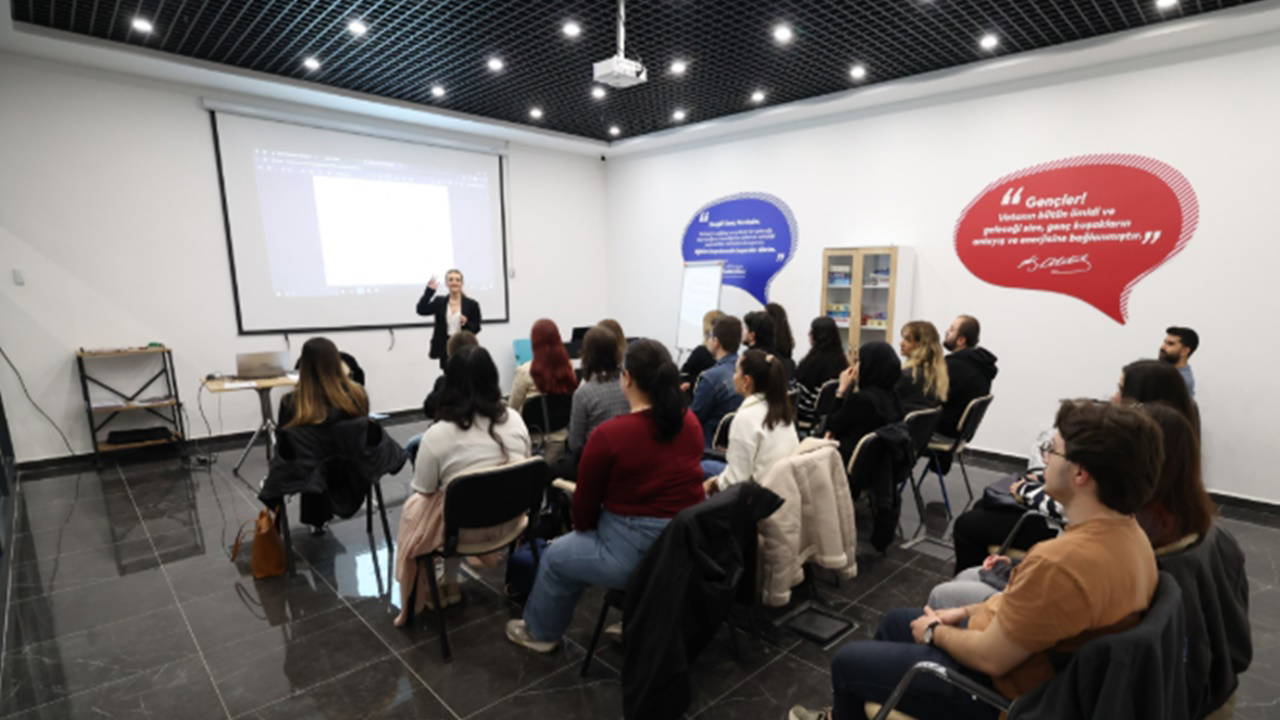 İBB Gençlik Ofislerinde yeni eğitim dönemi başlıyor