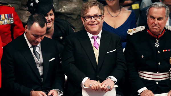 İkonik sahne kıyafetlerini dikmişti... Elton John'un terzisinden yeni işbirliği