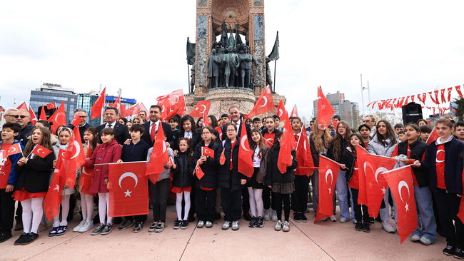 Nuri Aslan, koltuğunu Zeynep Mira'ya devretti