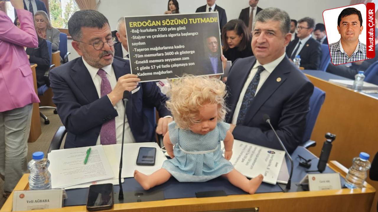 TBMM’deki bütçe maratonu ‘oyuncak bebekli protesto’ ile başladı: ‘Çocuklar 151 bin TL borçla doğuyor’