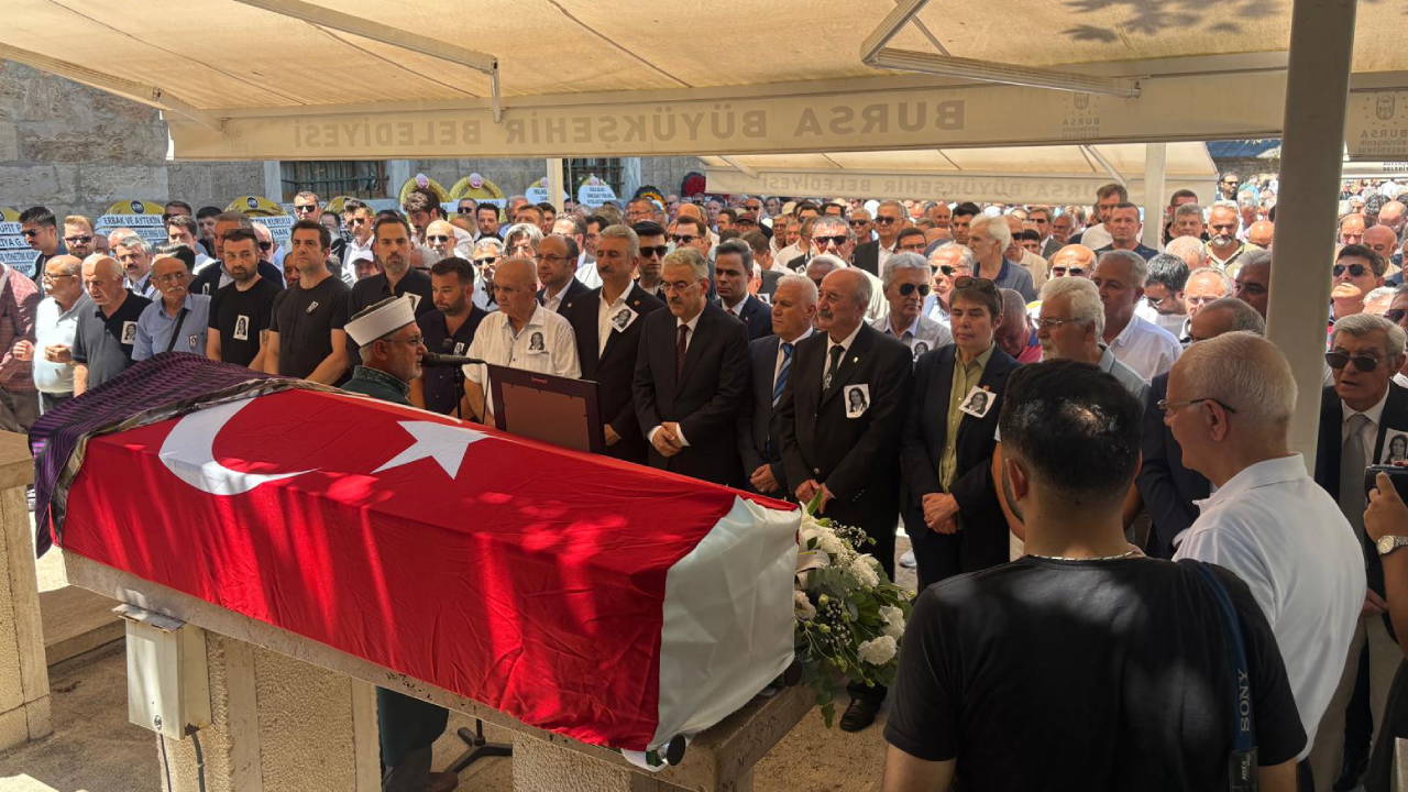 Eski CHP'li vekili Lale Karabıyık son yolculuğuna uğurlandı