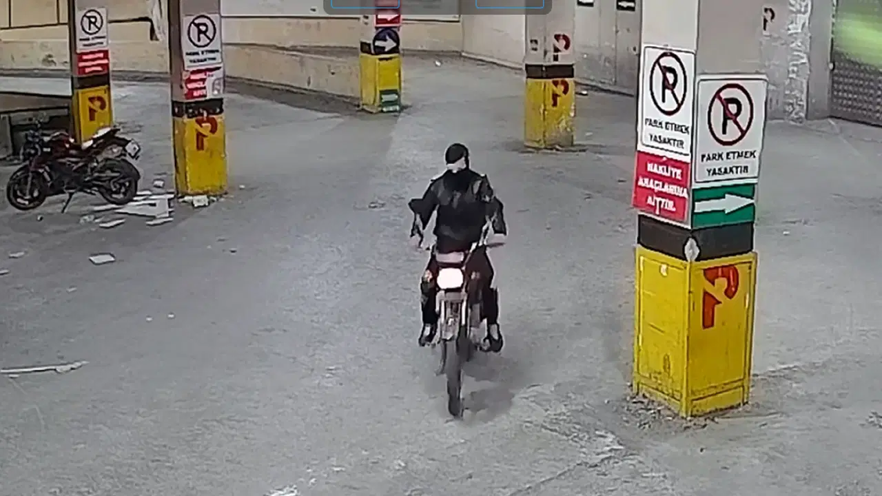 Kameradan tespit edildiler... Motosiklet hırsızlarından pişkin savunma: 'Gezmek için aldık, geri verecektik'