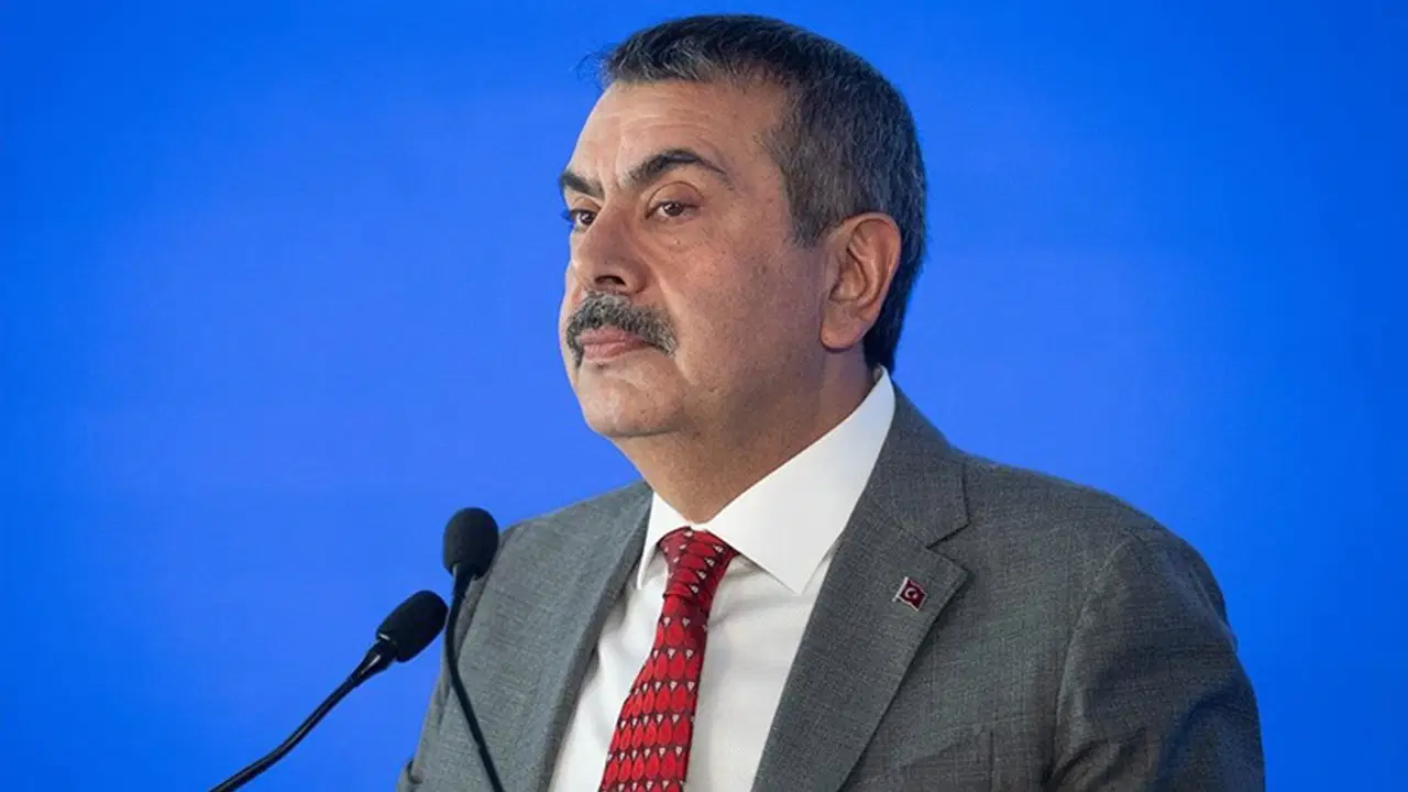 Bakan Tekin'den 'ara tatil' mesajı: 'Ekran başında değil, açık havada vakit geçirin'